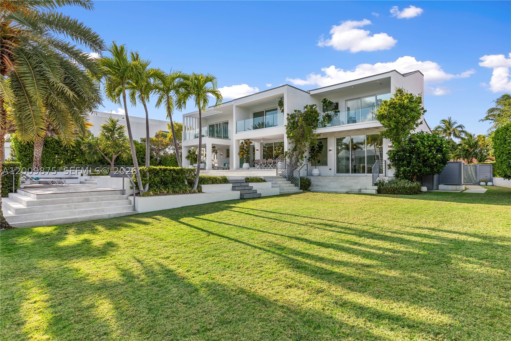 120 Knollwood Dr, Key Biscayne FL 33149
