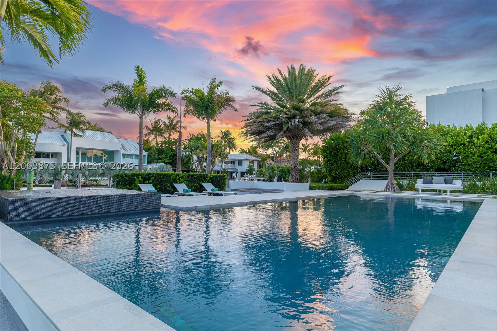 120 Knollwood Dr, Key Biscayne FL 33149