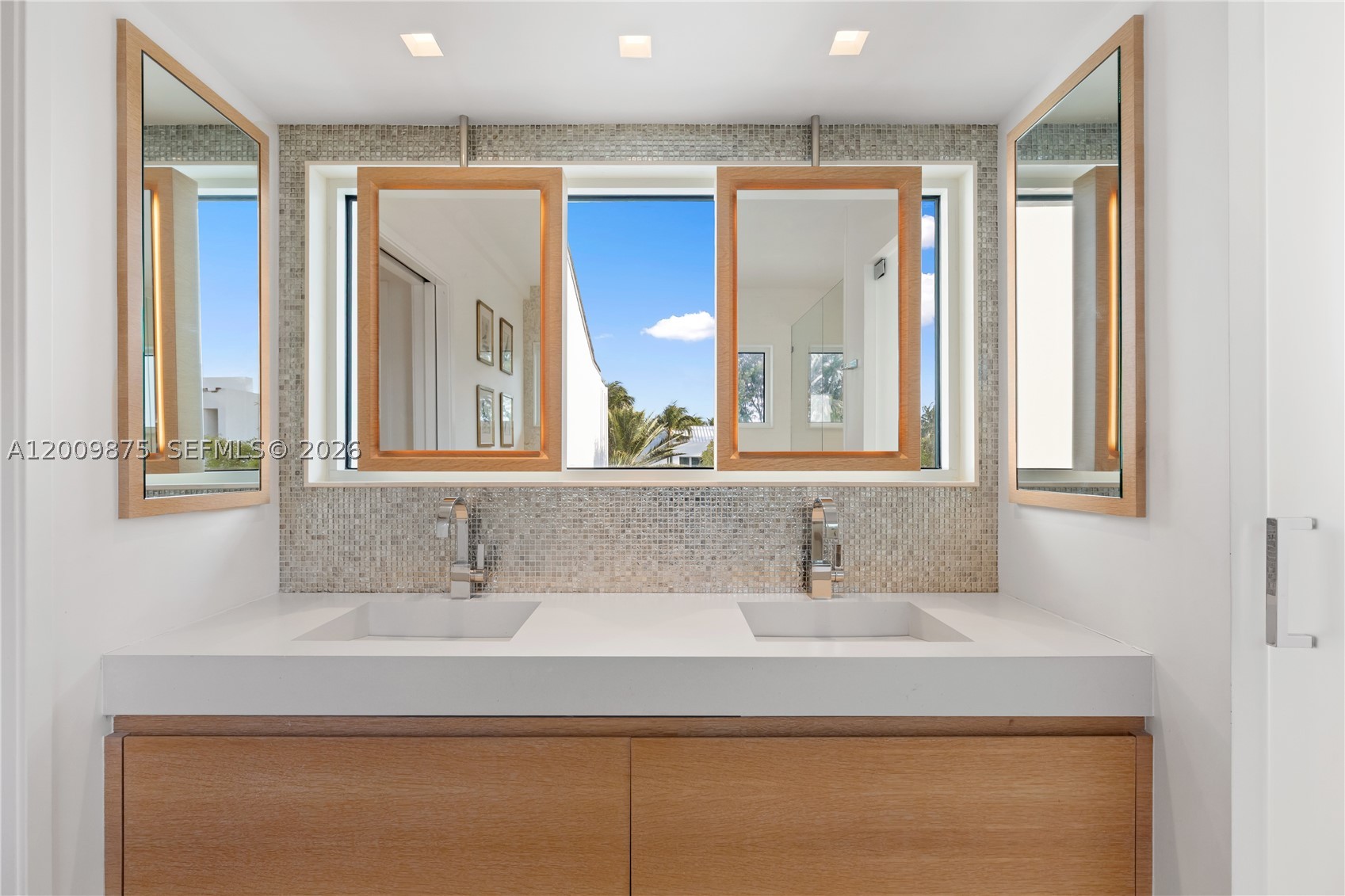 120 Knollwood Dr, Key Biscayne FL 33149