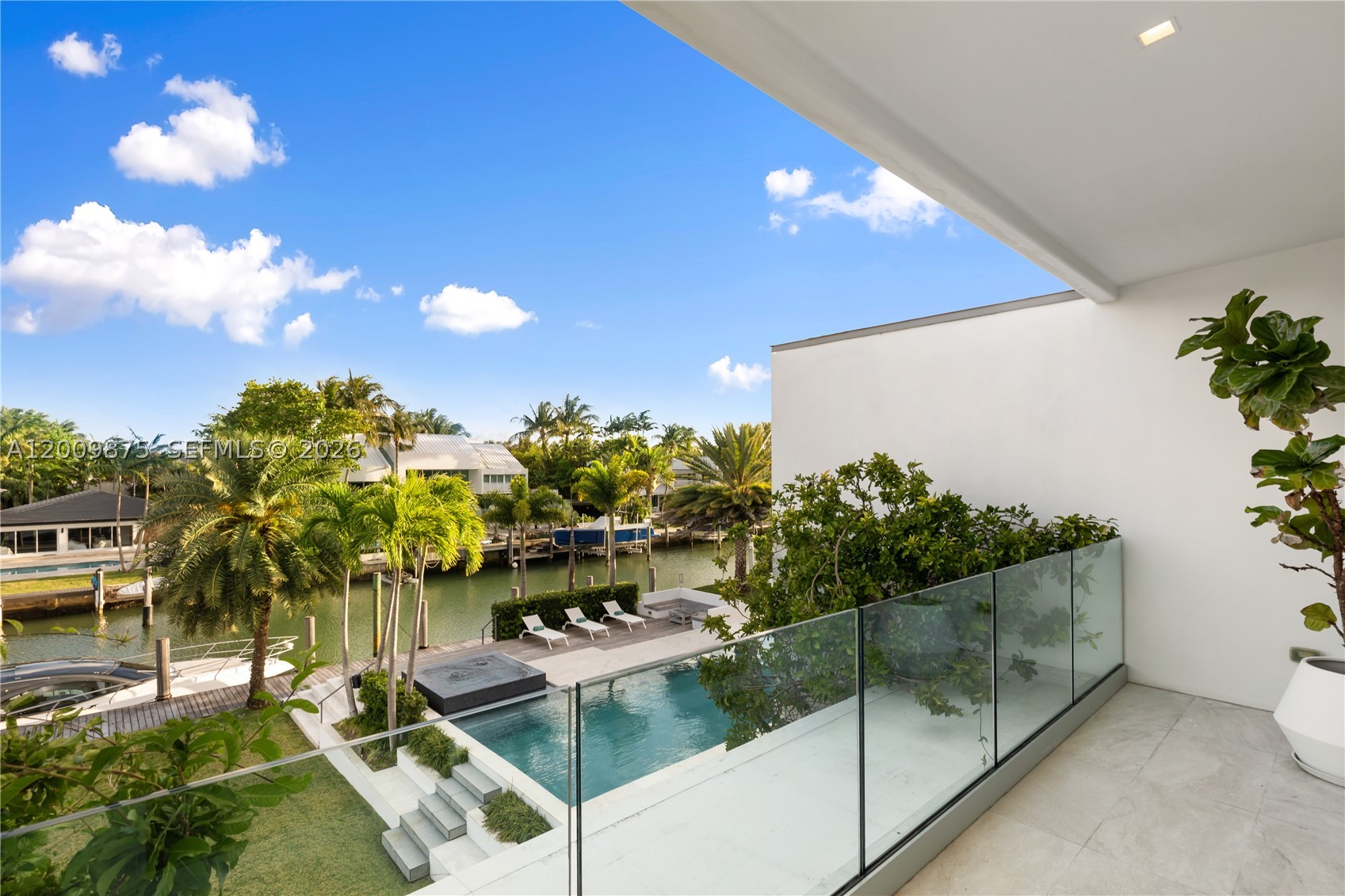 120 Knollwood Dr, Key Biscayne FL 33149