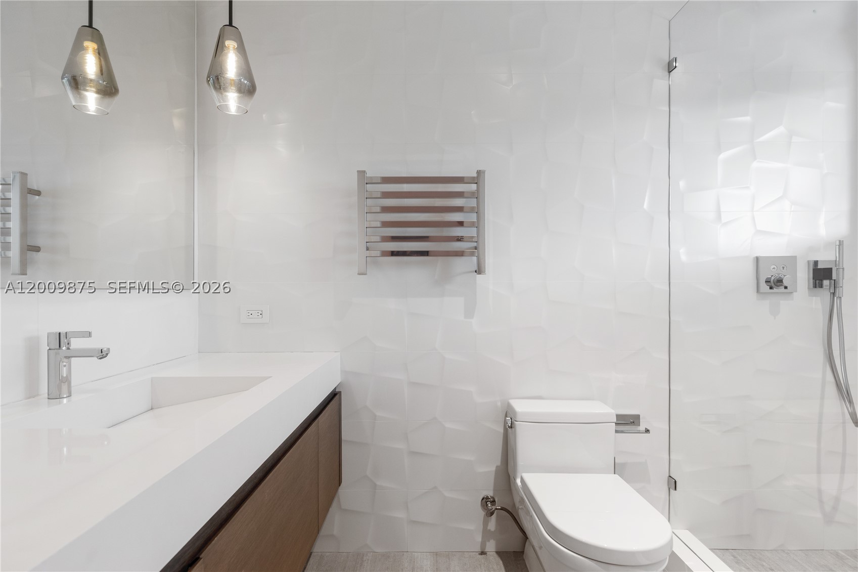 120 Knollwood Dr, Key Biscayne FL 33149