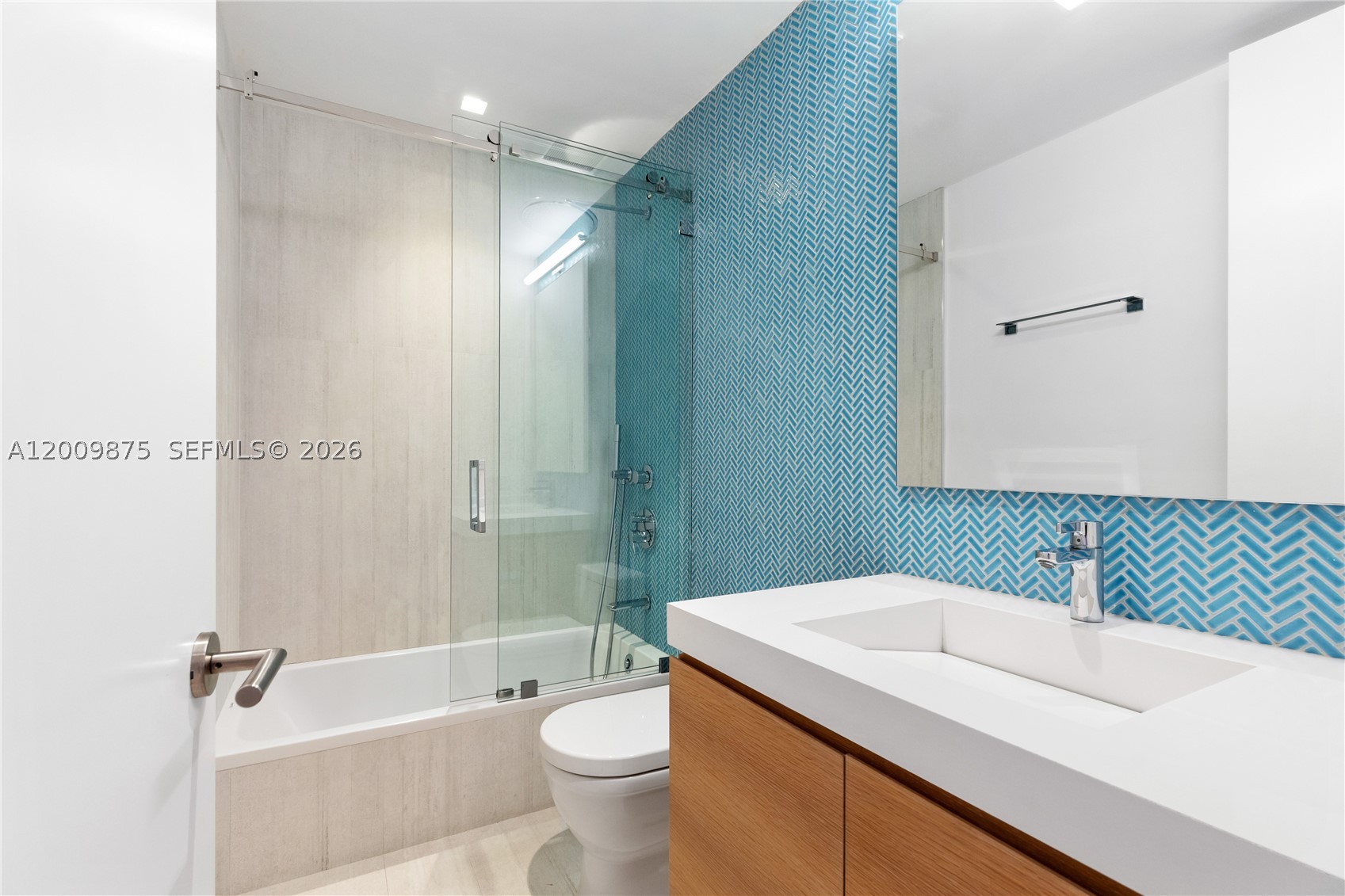 120 Knollwood Dr, Key Biscayne FL 33149
