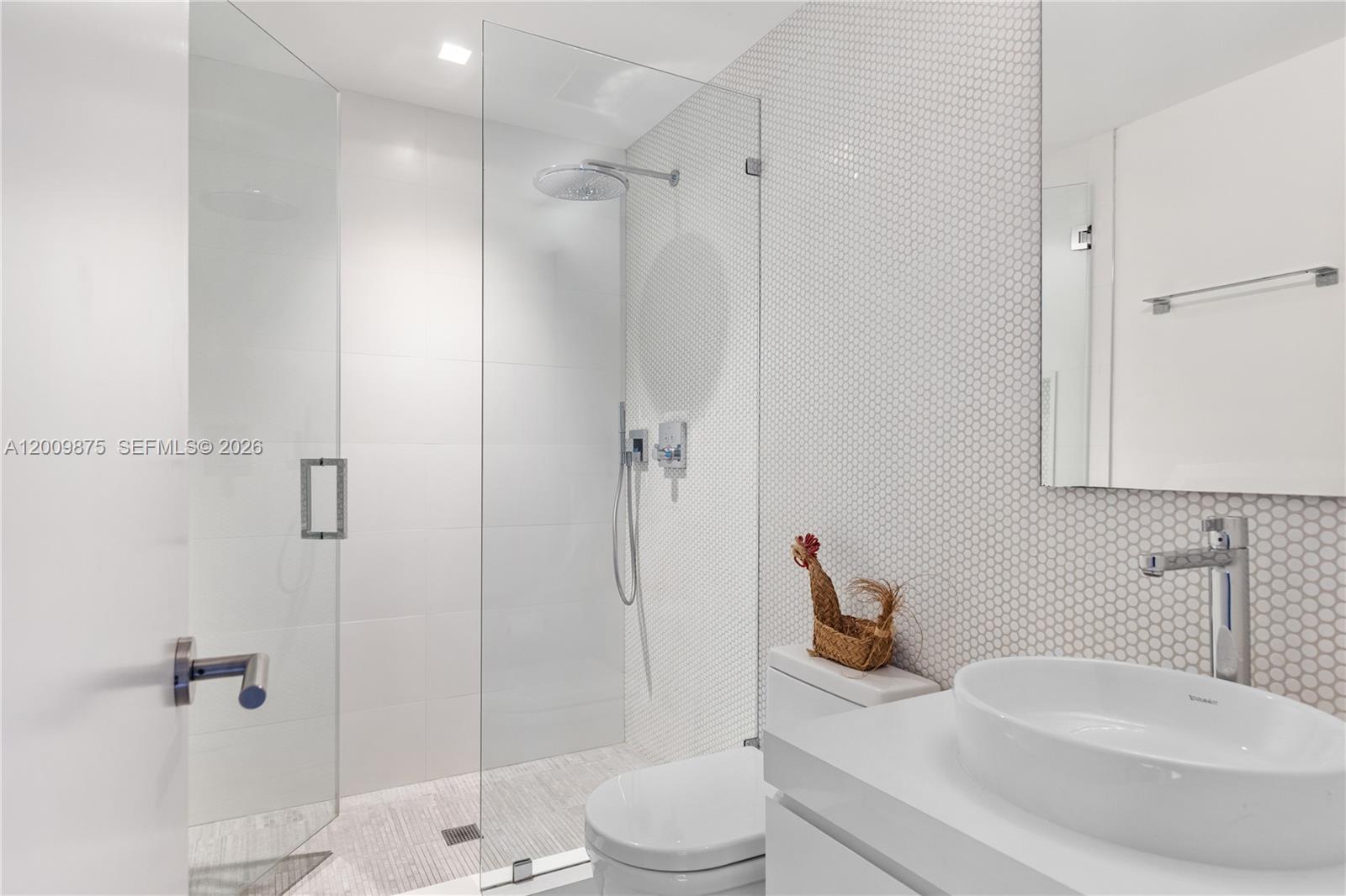120 Knollwood Dr, Key Biscayne FL 33149