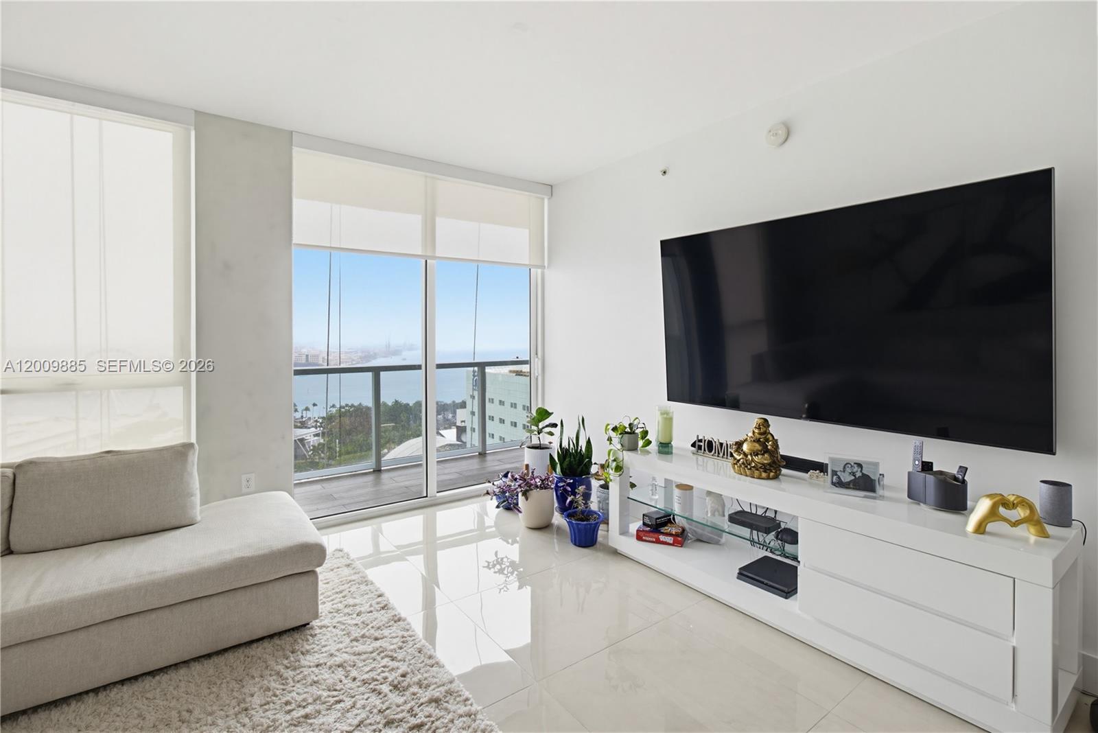 253 NE 2nd St #2005, Miami FL 33132