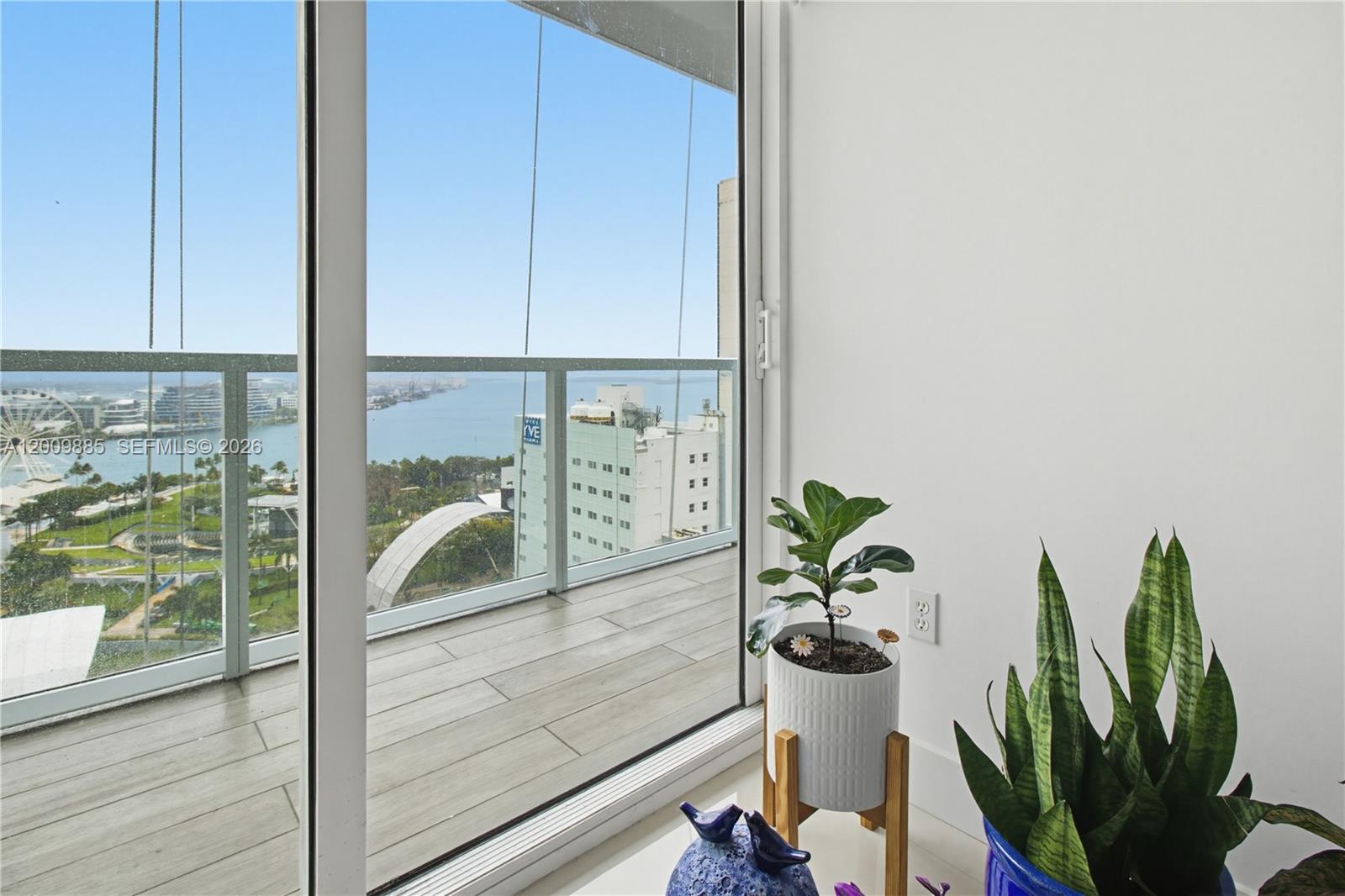 253 NE 2nd St #2005, Miami FL 33132