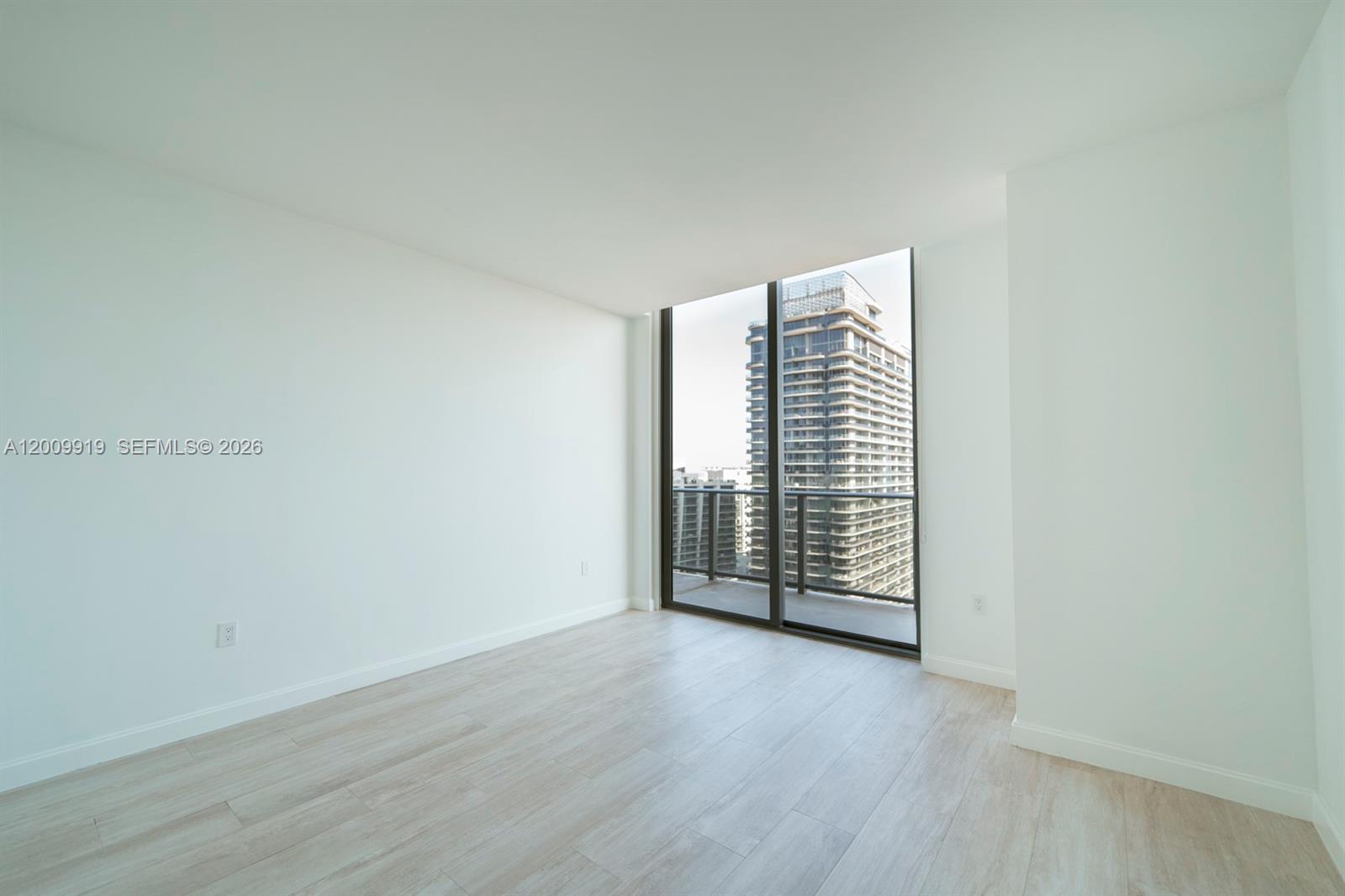45 SW 9th St #4906, Miami FL 33130