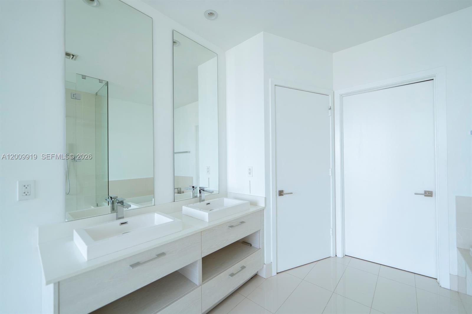 45 SW 9th St #4906, Miami FL 33130