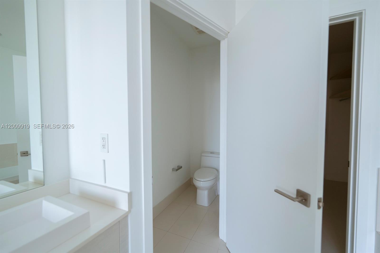 45 SW 9th St #4906, Miami FL 33130