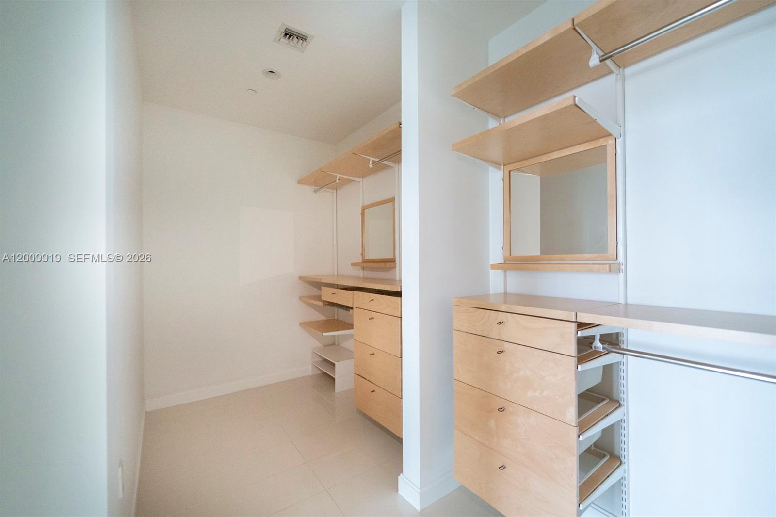45 SW 9th St #4906, Miami FL 33130