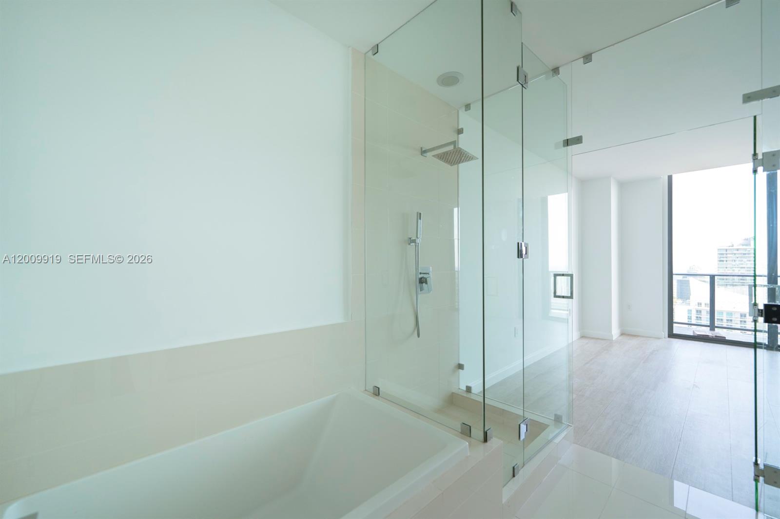45 SW 9th St #4906, Miami FL 33130