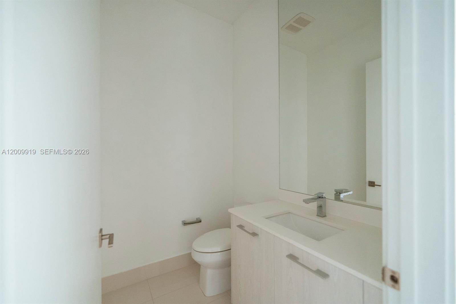 45 SW 9th St #4906, Miami FL 33130