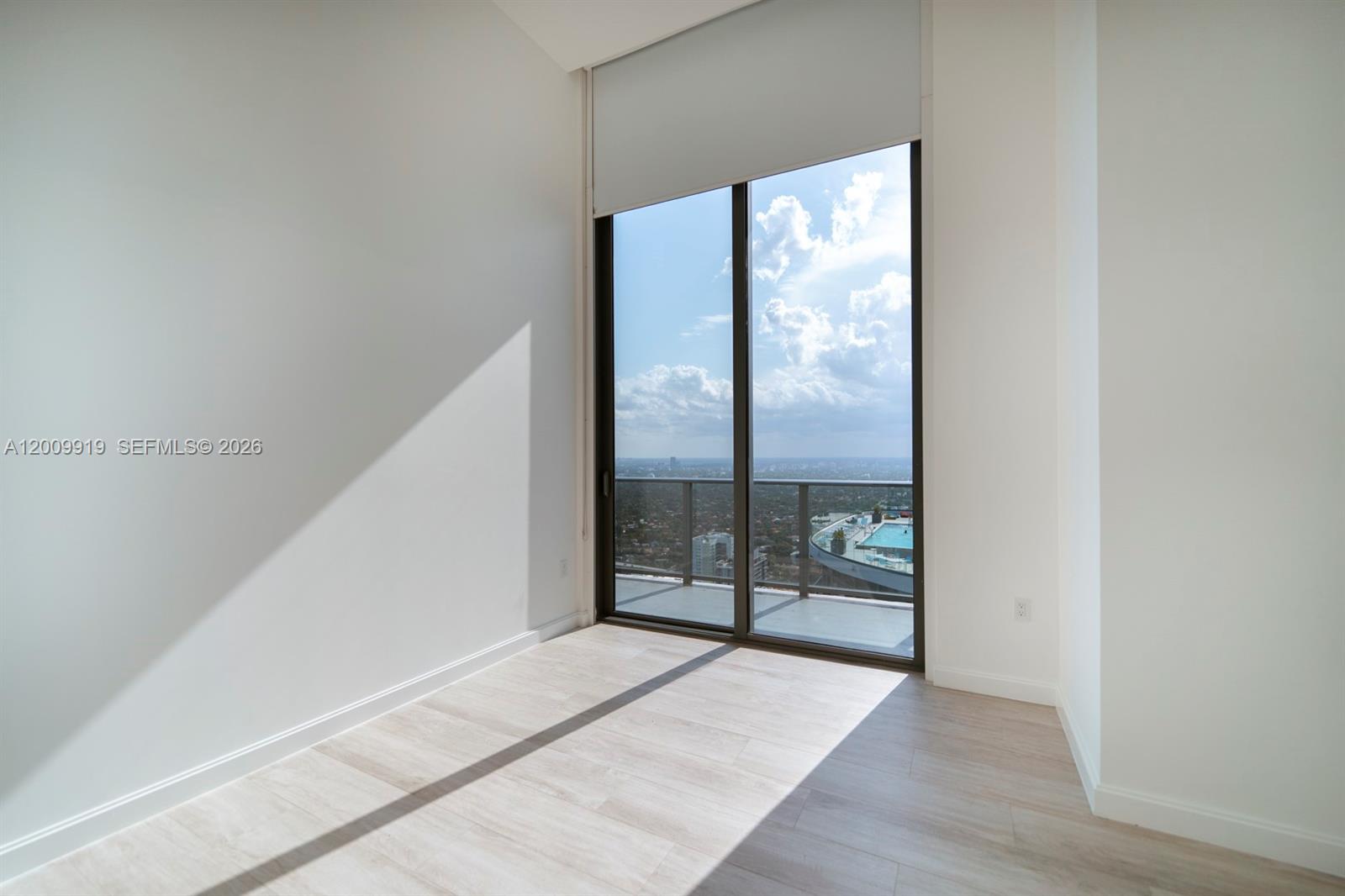 45 SW 9th St #4906, Miami FL 33130
