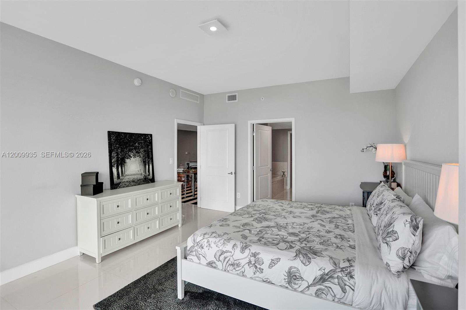 400 Sunny Isles Blvd #2021, Sunny Isles Beach FL 33160