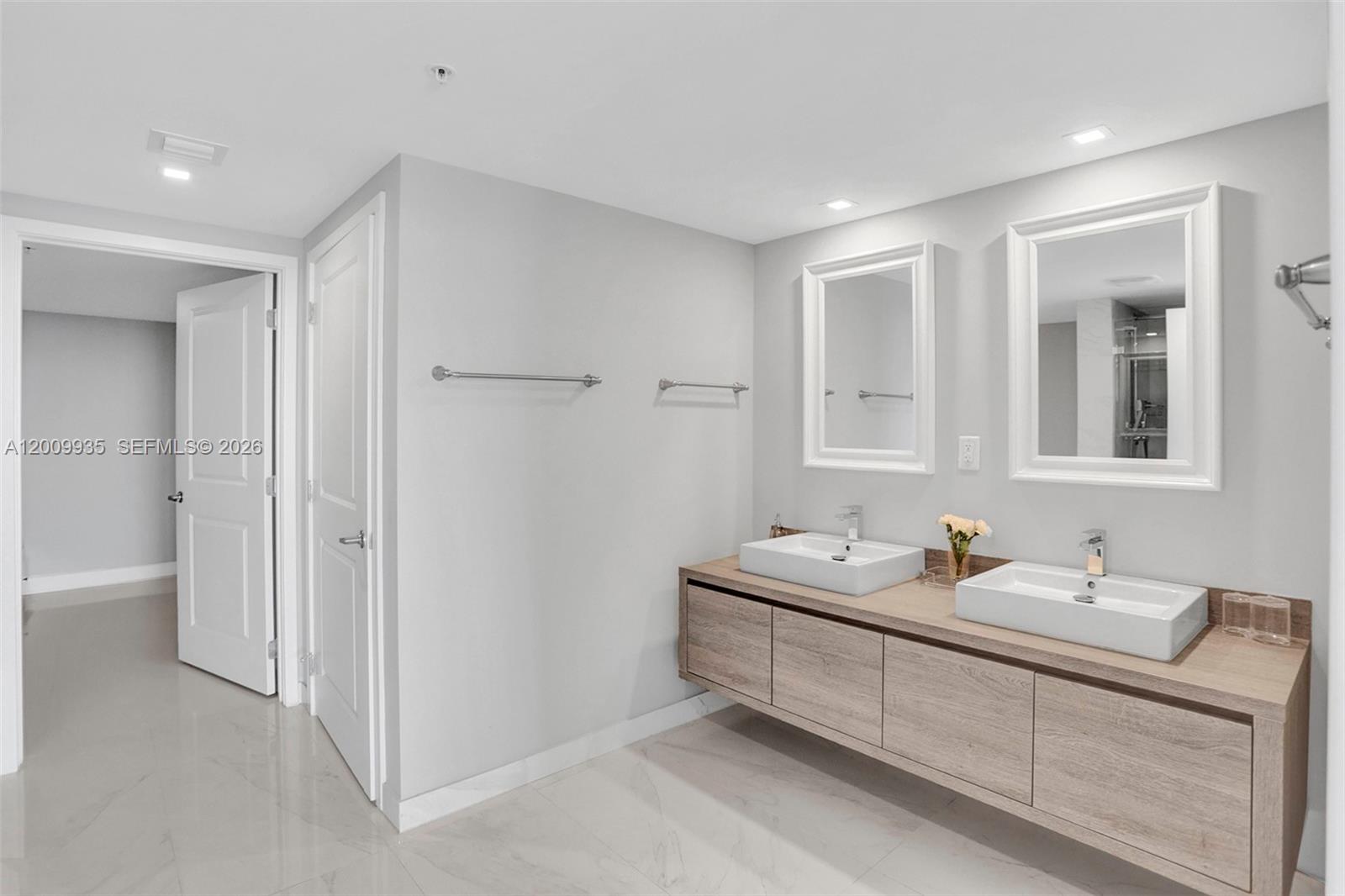 400 Sunny Isles Blvd #2021, Sunny Isles Beach FL 33160