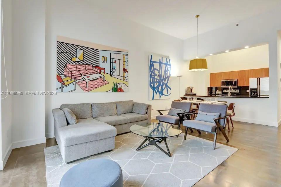 1200 Brickell Bay Dr #1404, Miami FL 33131