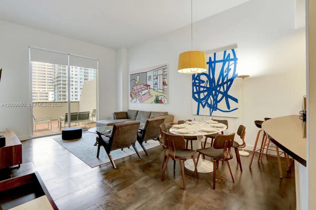 1200 Brickell Bay Dr #1404, Miami FL 33131