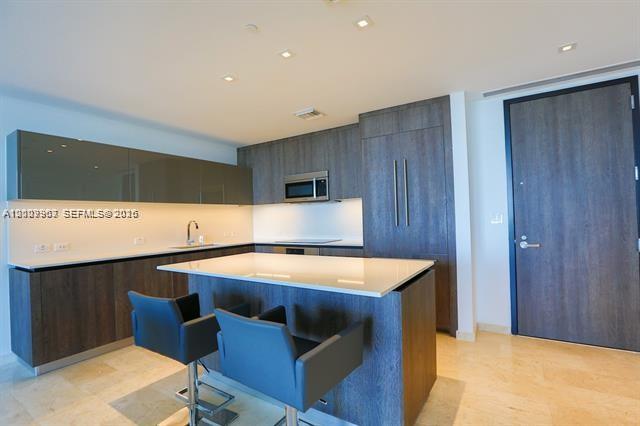 68 SE 6th St #3210, Miami FL 33131