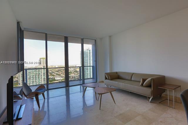 68 SE 6th St #3210, Miami FL 33131