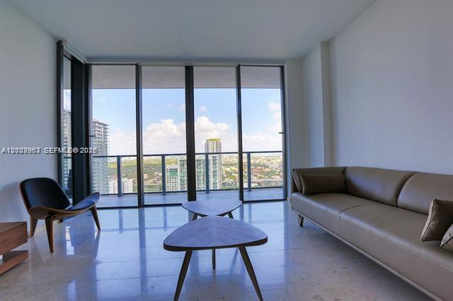 68 SE 6th St #3210, Miami FL 33131