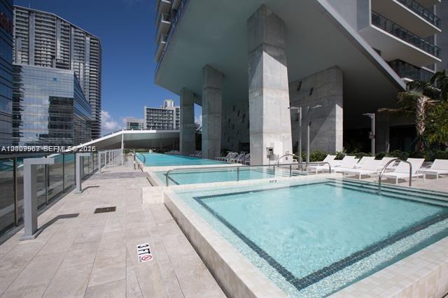 68 SE 6th St #3210, Miami FL 33131