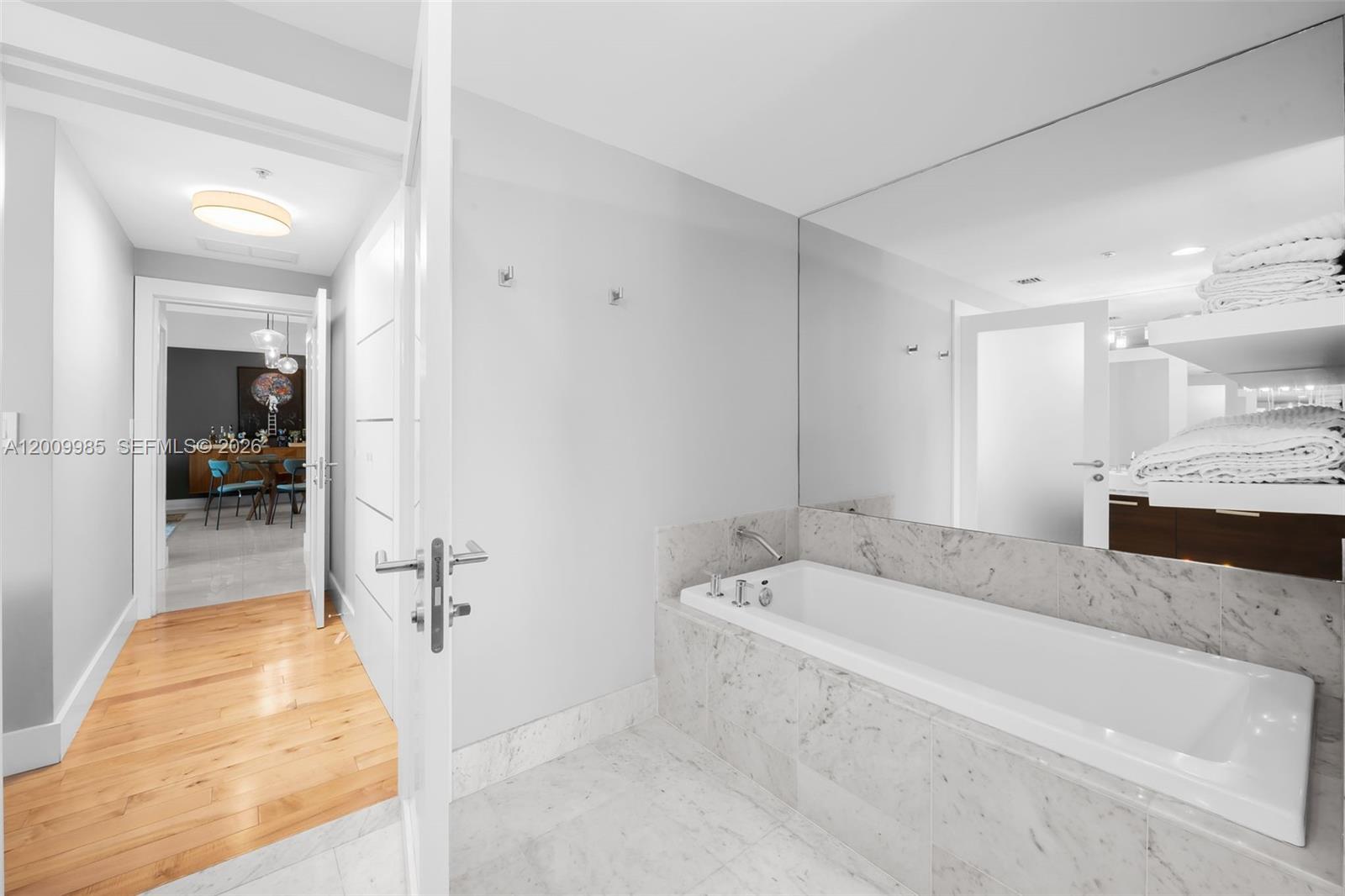 253 NE 2nd St #2503, Miami FL 33132
