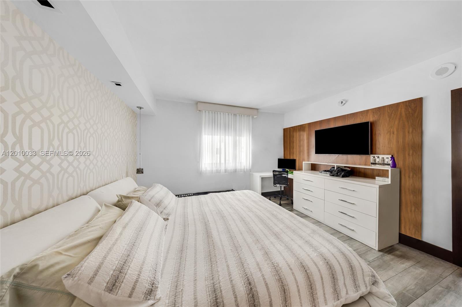 500 Brickell Ave #3707, Miami FL 33131