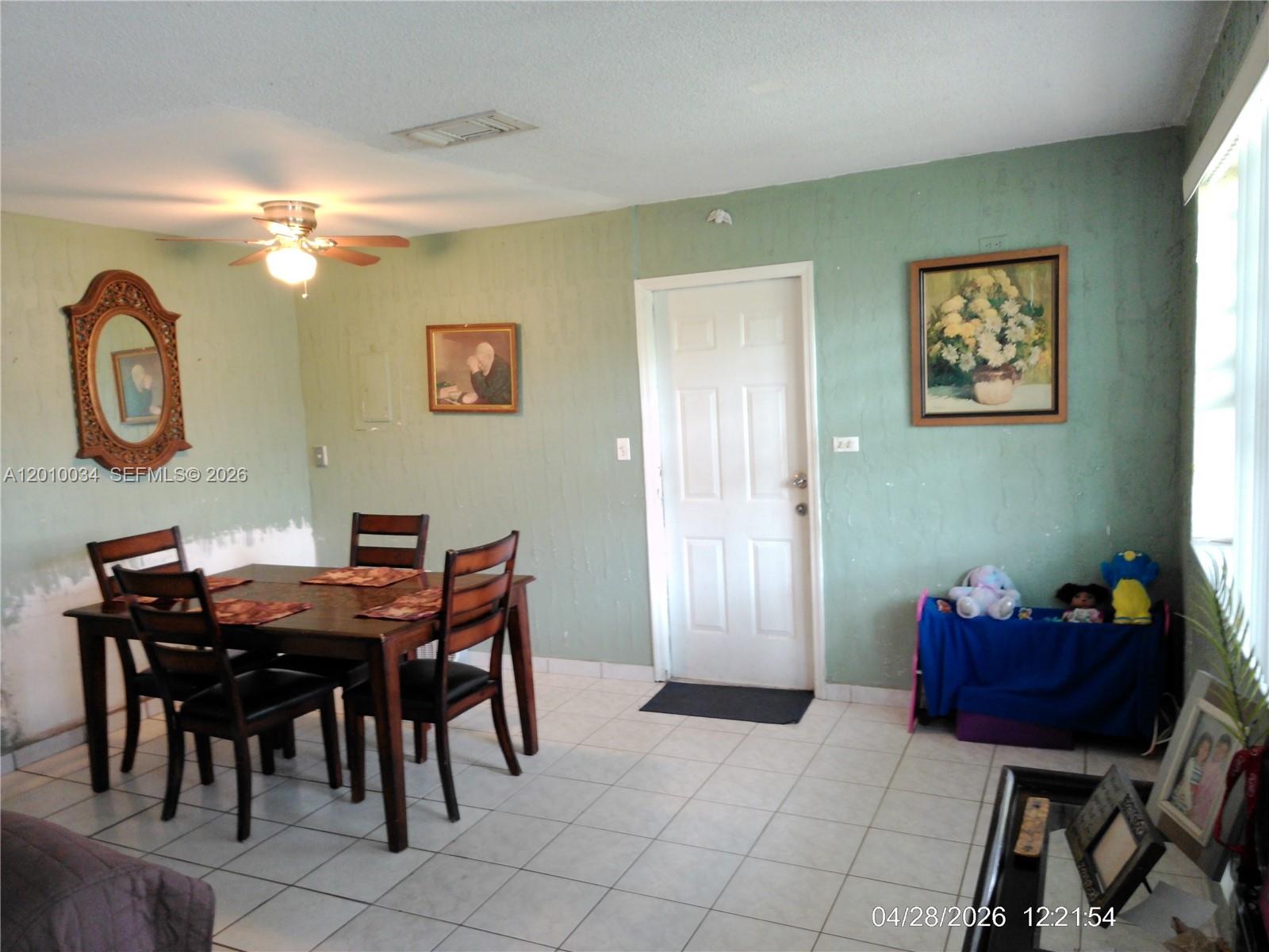 11412 SW 41st St, Miami FL 33165