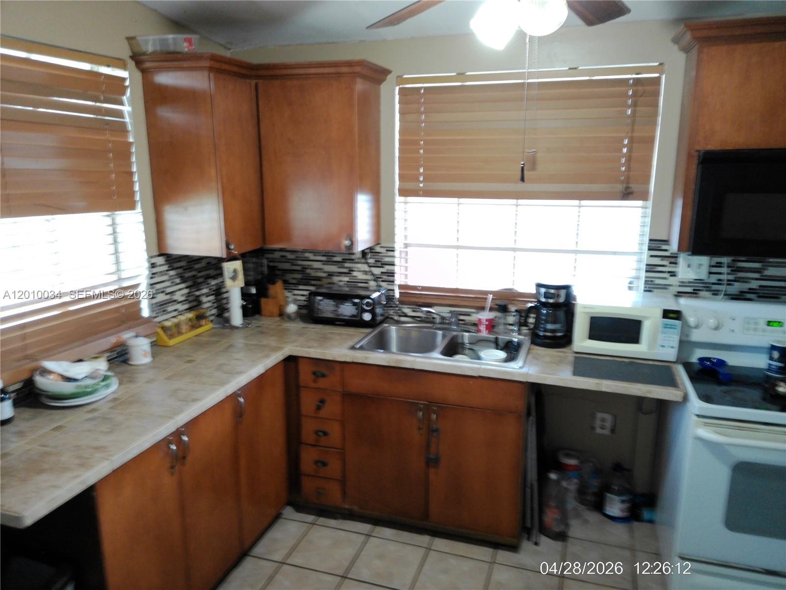 11412 SW 41st St, Miami FL 33165