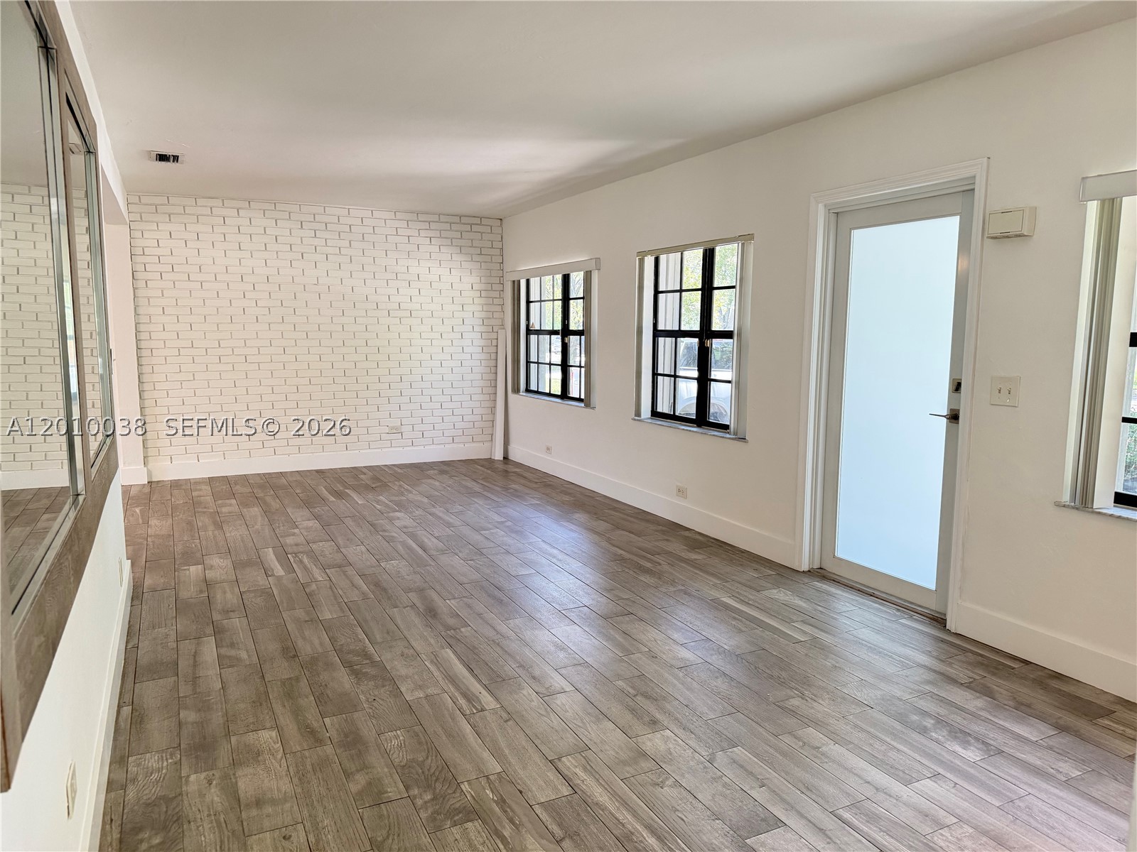 1140 Wren Ave, Miami Springs FL 33166
