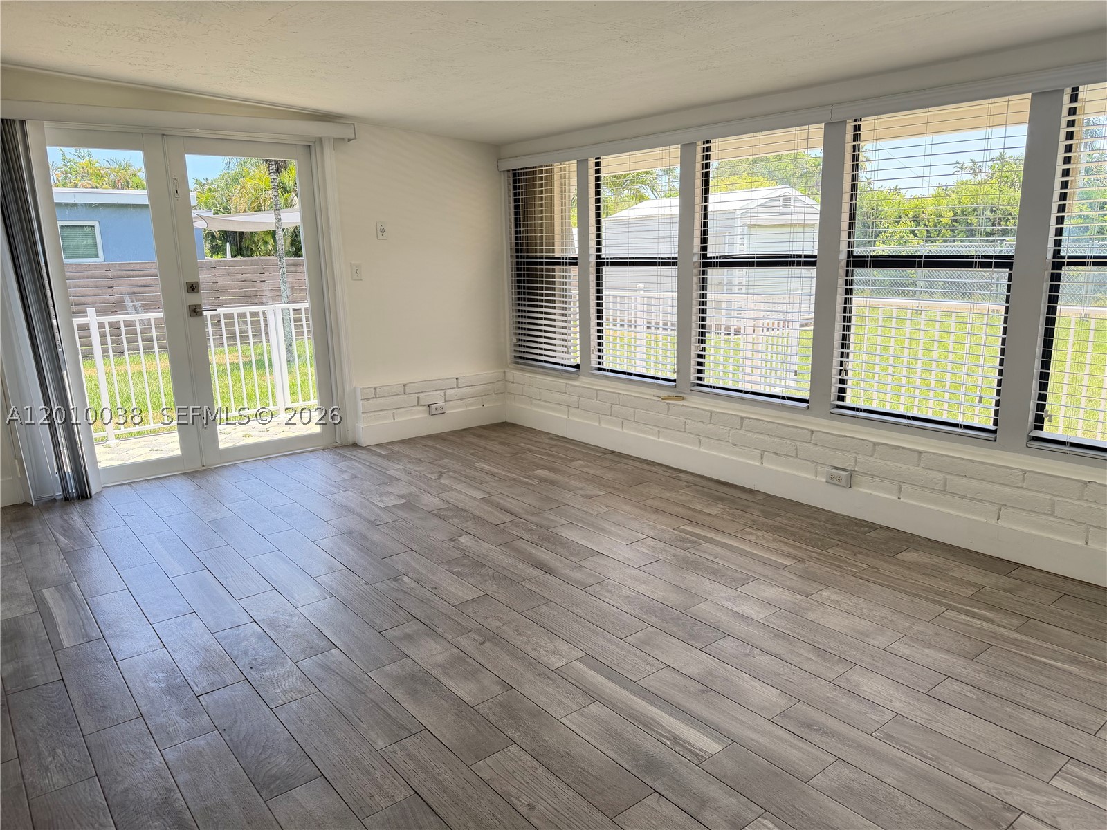 1140 Wren Ave, Miami Springs FL 33166