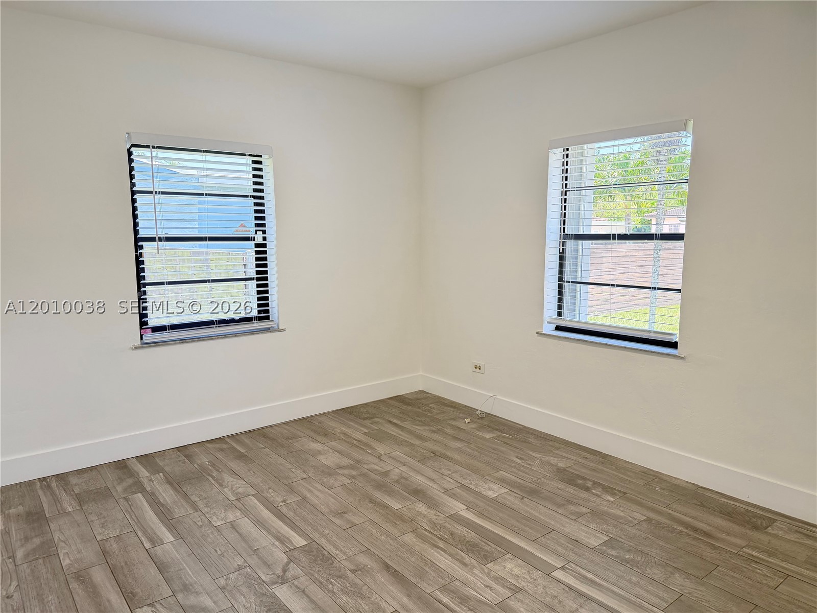 1140 Wren Ave, Miami Springs FL 33166