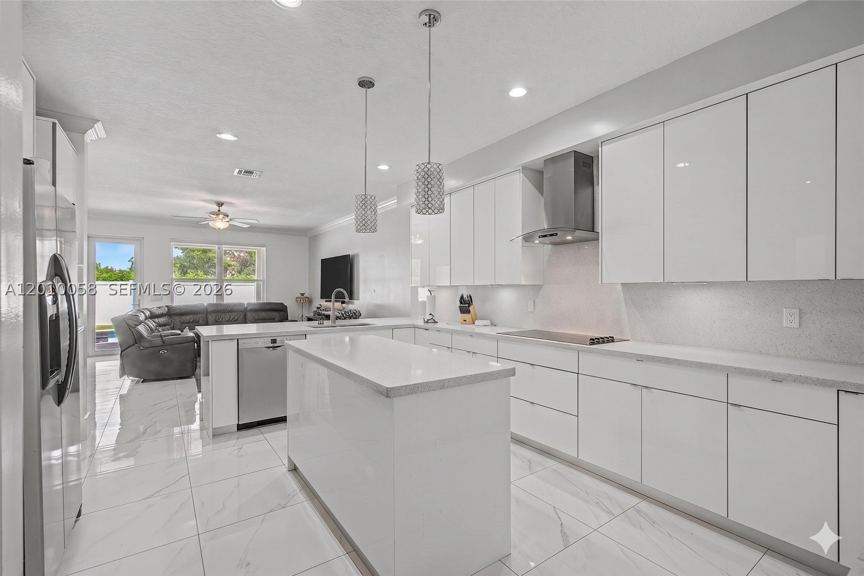 18901 SW 15th St, Pembroke Pines FL 33029