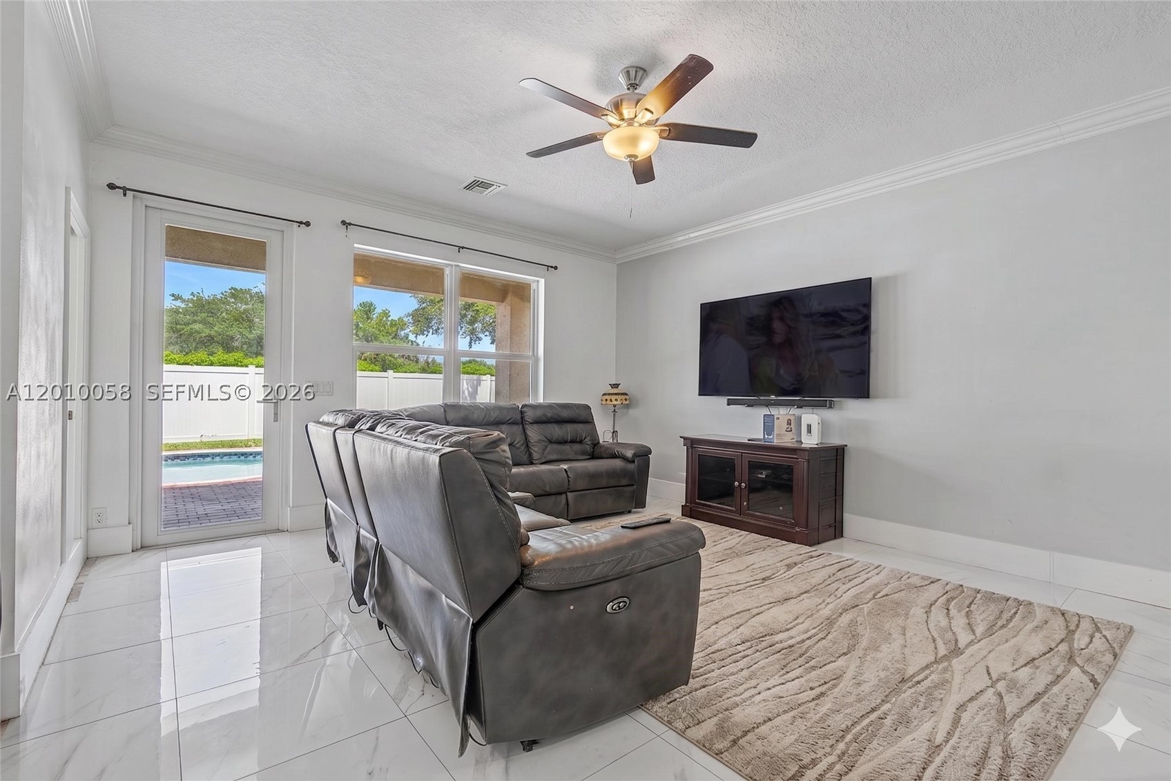 18901 SW 15th St, Pembroke Pines FL 33029
