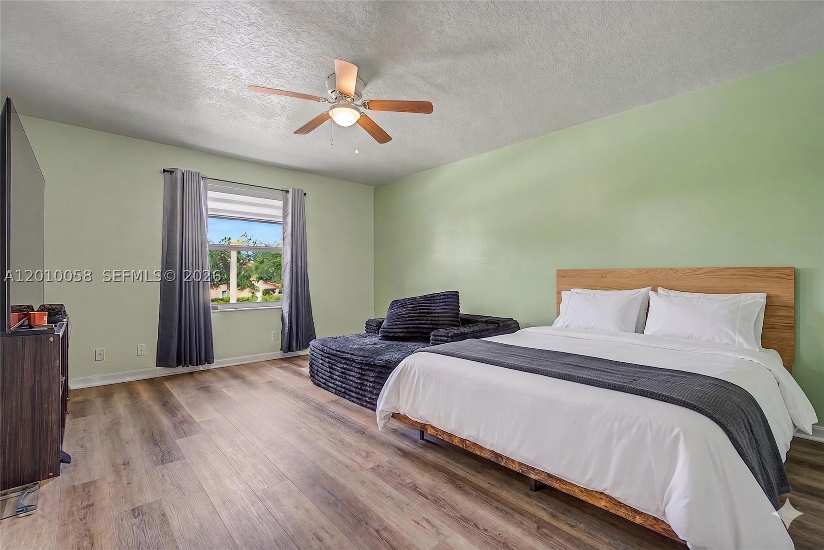 18901 SW 15th St, Pembroke Pines FL 33029