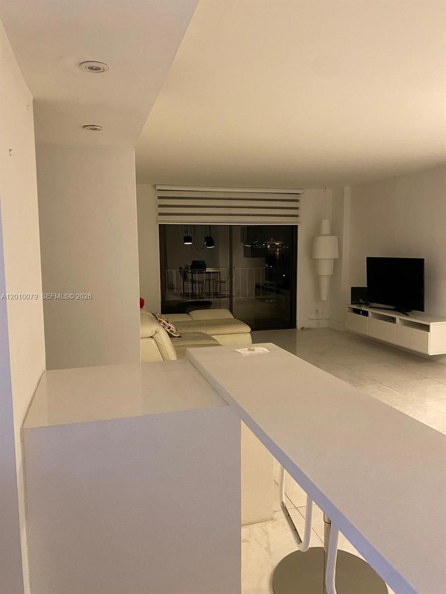 200 SE 15th Rd #7I, Miami FL 33129