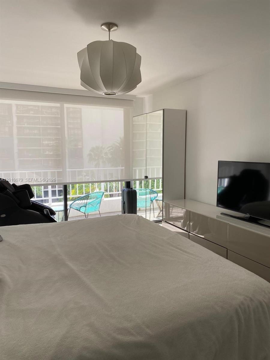 200 SE 15th Rd #7I, Miami FL 33129