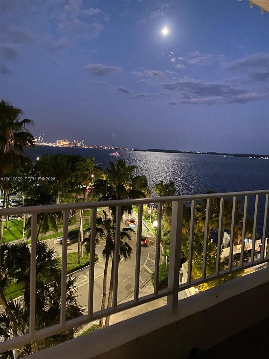 200 SE 15th Rd #7I, Miami FL 33129