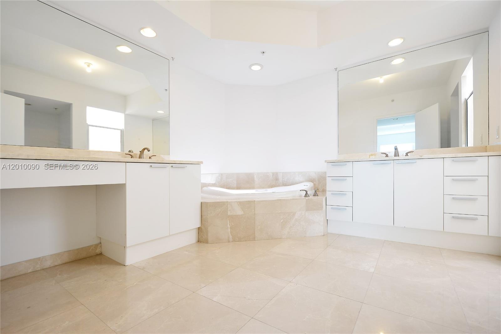 14951 Royal Oaks Ln #1609, North Miami FL 33181