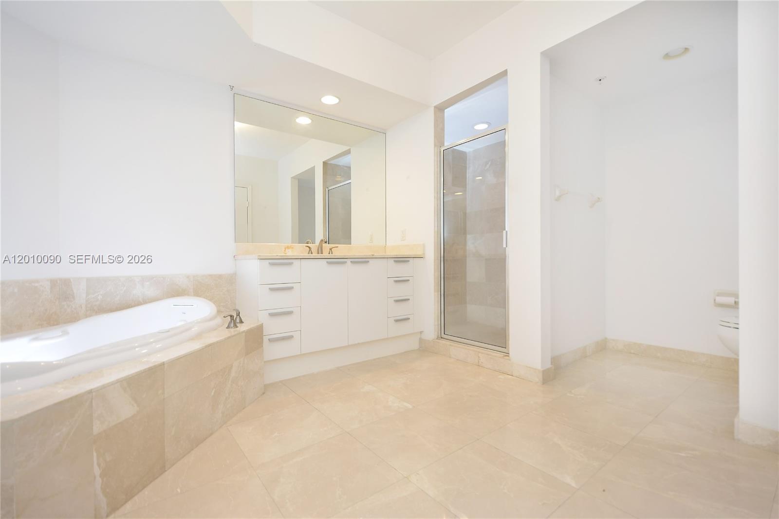 14951 Royal Oaks Ln #1609, North Miami FL 33181
