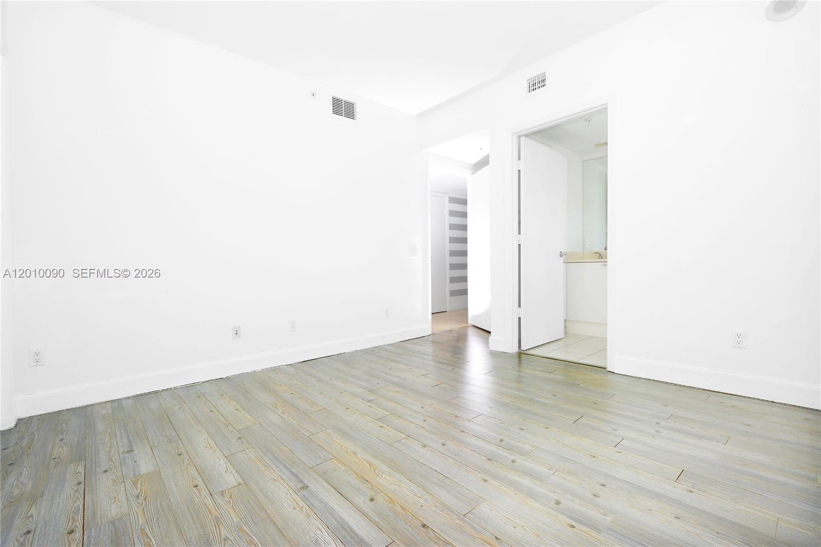 14951 Royal Oaks Ln #1609, North Miami FL 33181