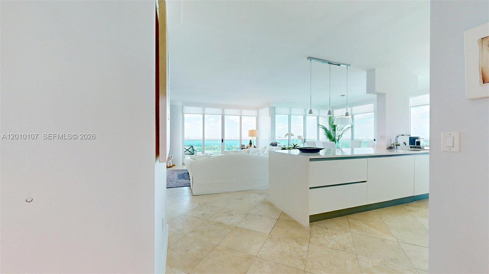 5025 Collins Ave #2206, Miami Beach FL 33140