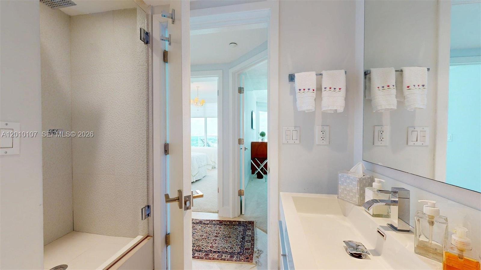 5025 Collins Ave #2206, Miami Beach FL 33140