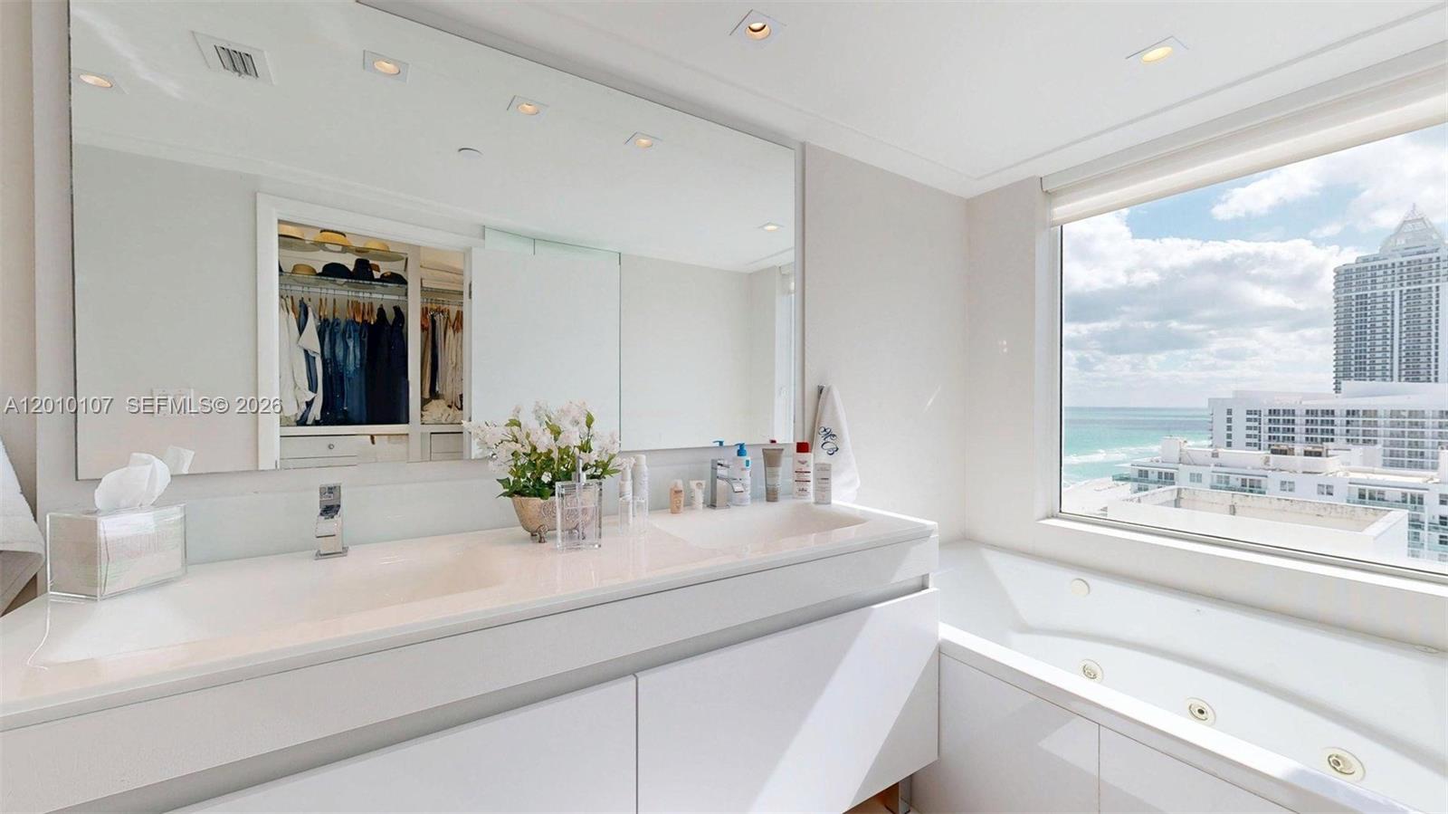 5025 Collins Ave #2206, Miami Beach FL 33140