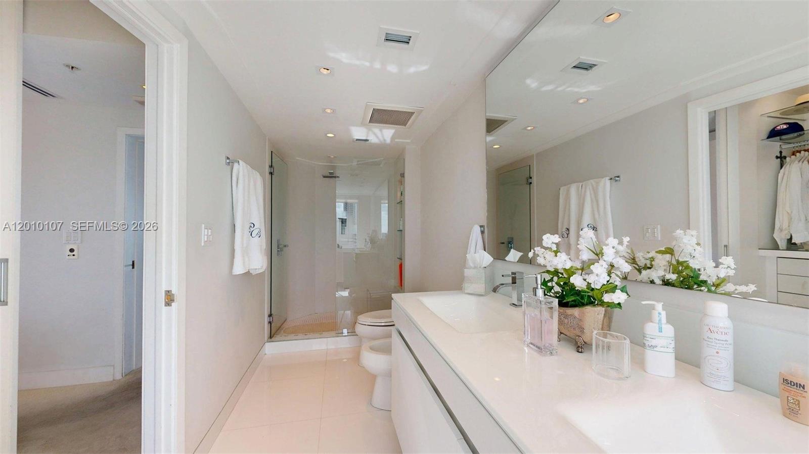 5025 Collins Ave #2206, Miami Beach FL 33140