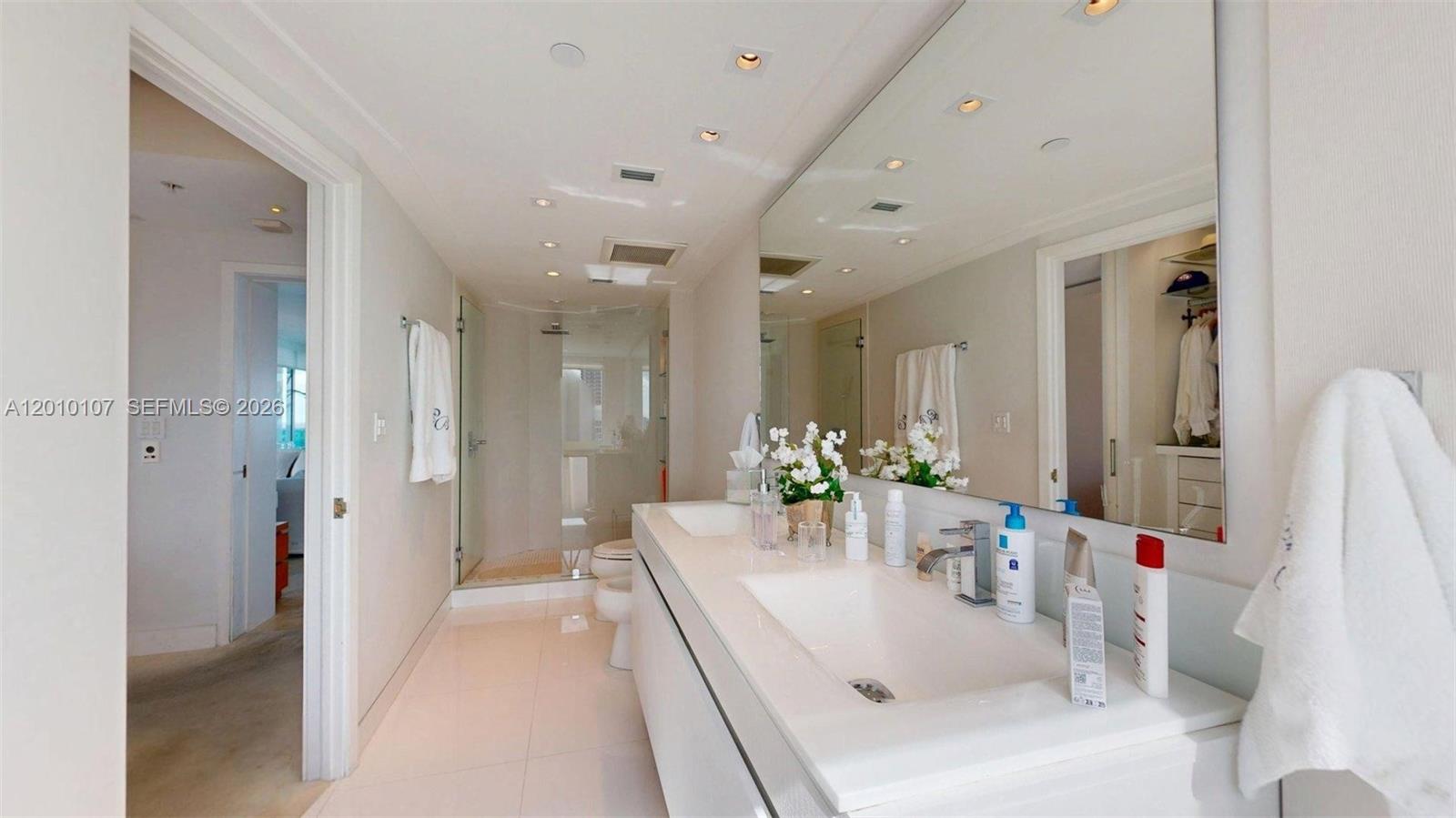 5025 Collins Ave #2206, Miami Beach FL 33140