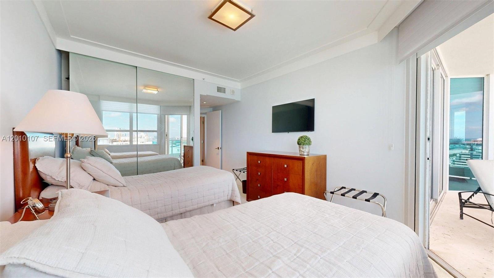 5025 Collins Ave #2206, Miami Beach FL 33140