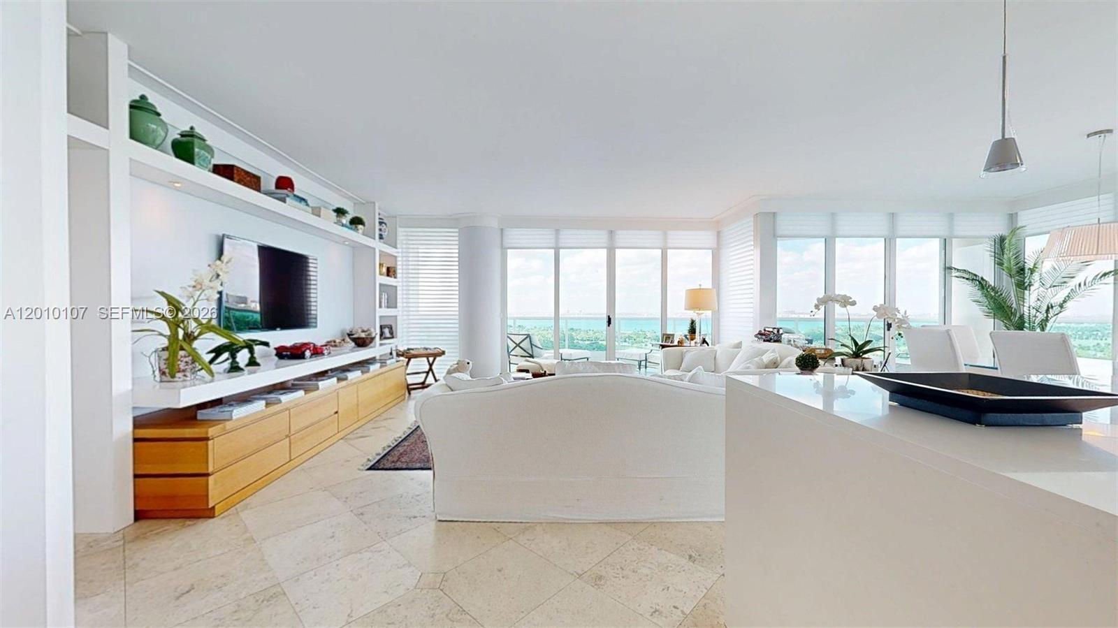 5025 Collins Ave #2206, Miami Beach FL 33140