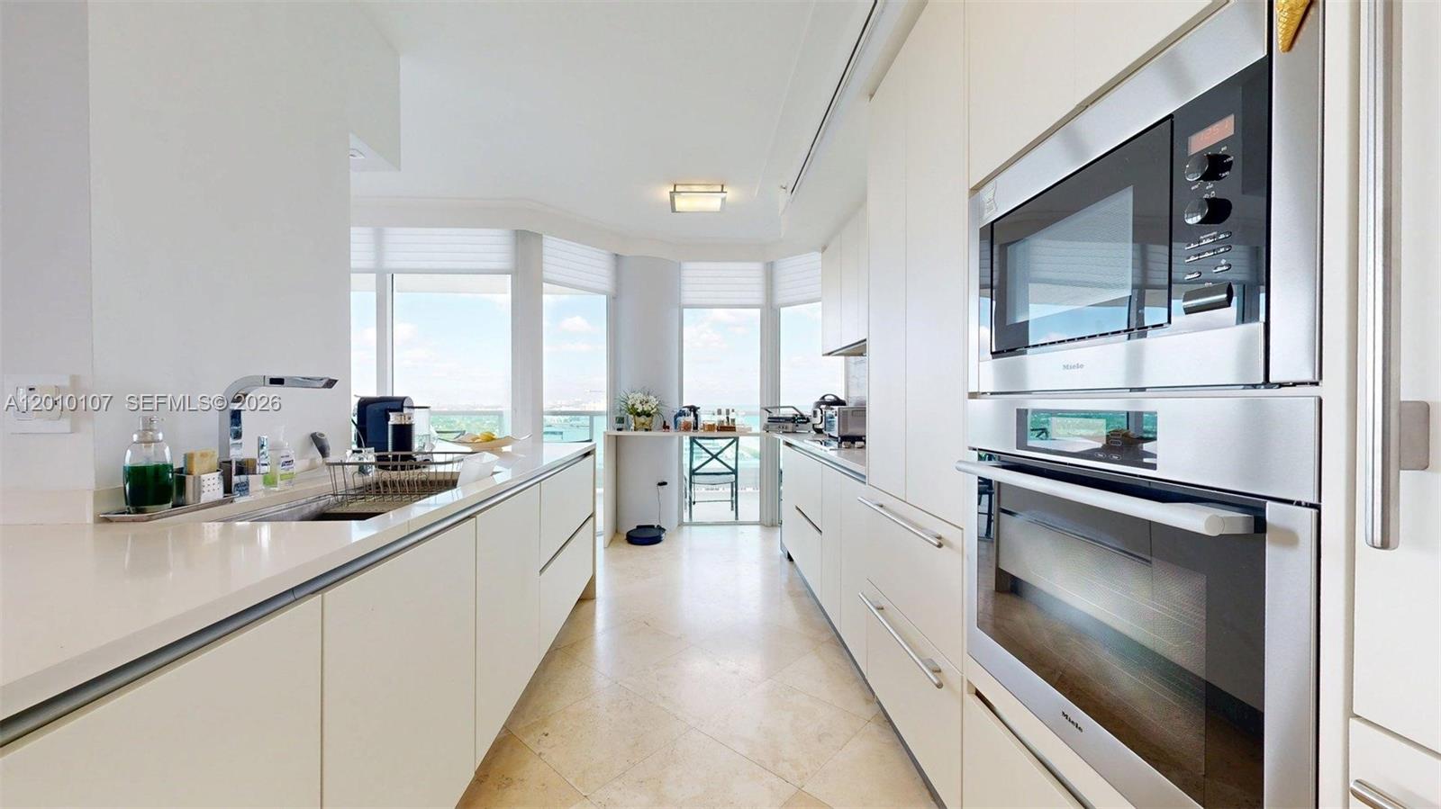 5025 Collins Ave #2206, Miami Beach FL 33140