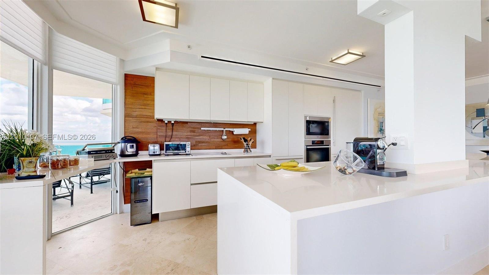 5025 Collins Ave #2206, Miami Beach FL 33140