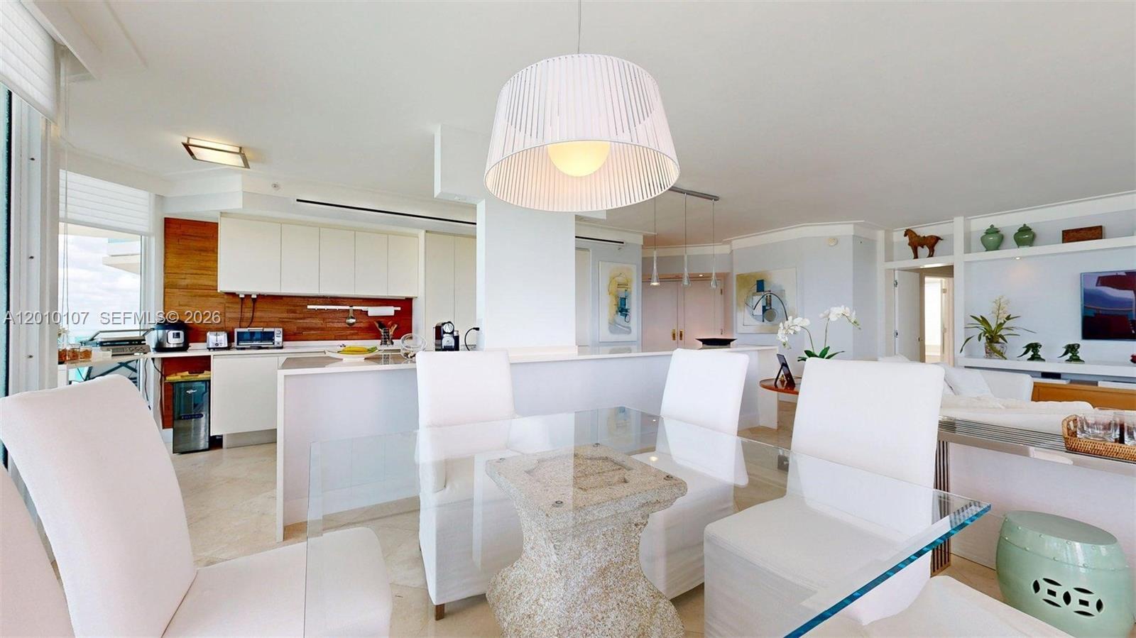 5025 Collins Ave #2206, Miami Beach FL 33140